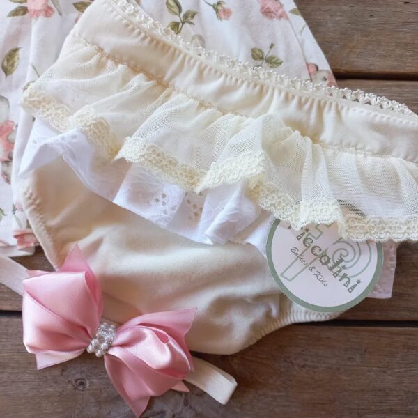 Cubrepañal de Broderie con Volados - Image 3